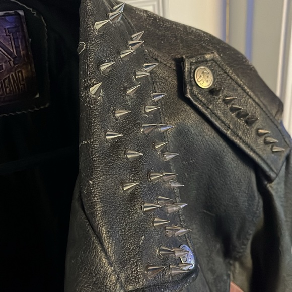 VINTAGE 90’s Distressed Leather Motorcycle Jacket - Picture 3 of 7